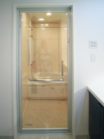 摩天楼と癒しの浴室で豊かな時間を